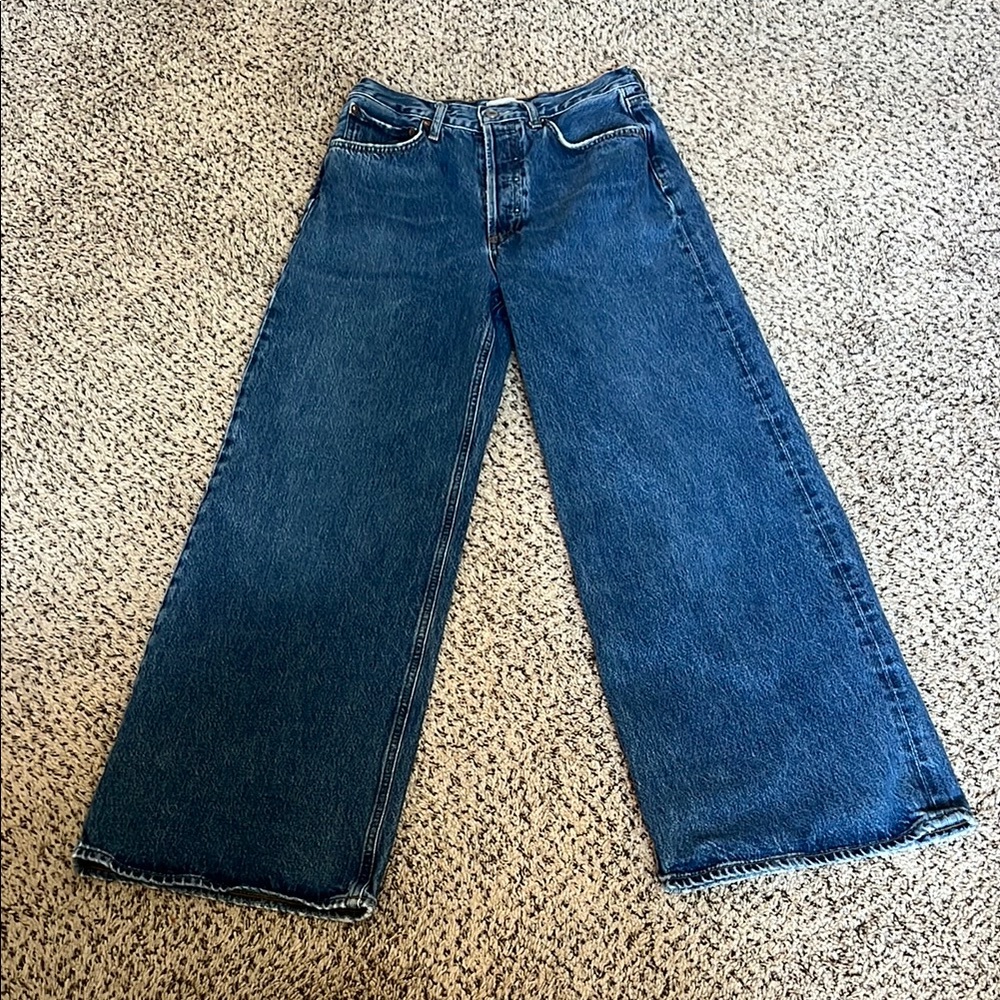 VGUC AGOLDE Dame jeans. Size 26 petite
Button fly